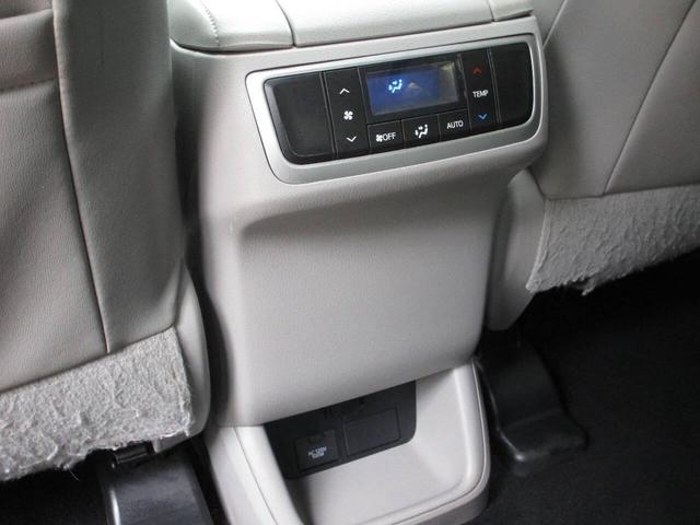 Photo of 2016 Predawn Gray Mica Toyota Highlander