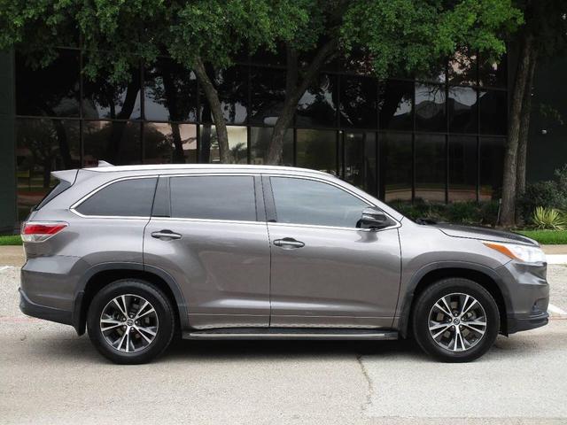 Photo of 2016 Predawn Gray Mica Toyota Highlander