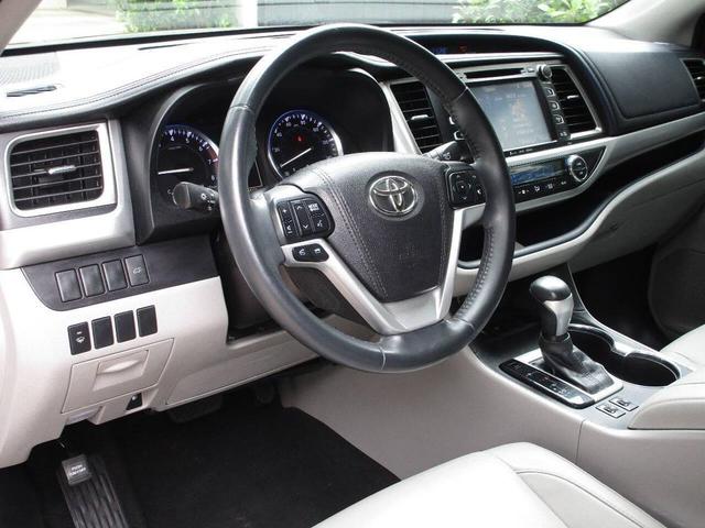 Photo of 2016 Predawn Gray Mica Toyota Highlander