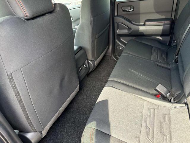 Photo of 2025 Boulder Gray Metallic Nissan Frontier