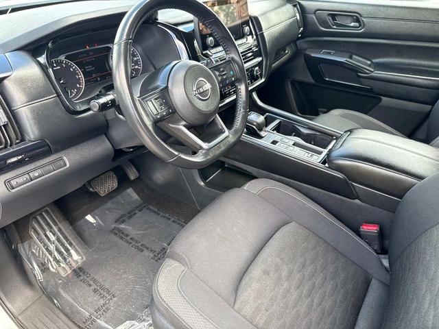 Photo of 2024 Brilliant Silver Metallic Nissan Pathfinder