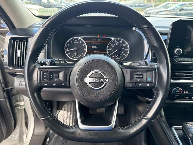 Photo of 2024 Brilliant Silver Metallic Nissan Pathfinder