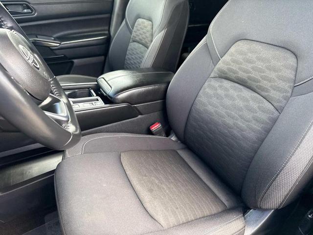 Photo of 2024 Brilliant Silver Metallic Nissan Pathfinder