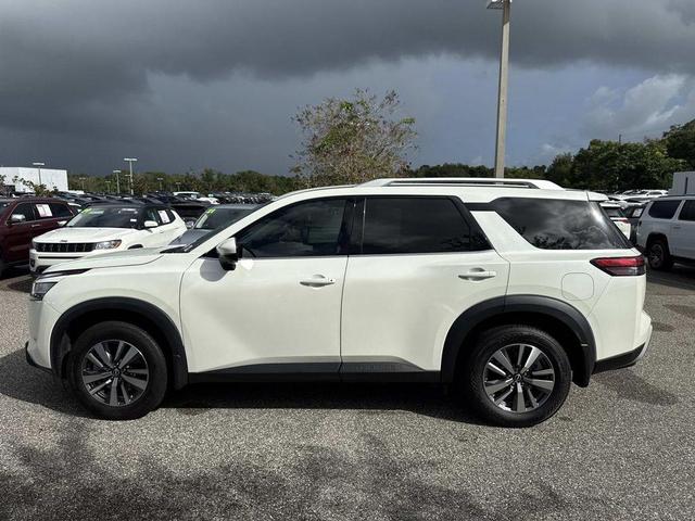 Photo of 2024 White Nissan Pathfinder