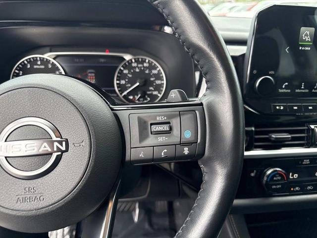 Photo of 2024 White Nissan Pathfinder