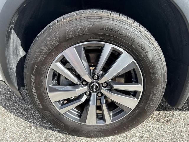 Photo of 2024 White Nissan Pathfinder