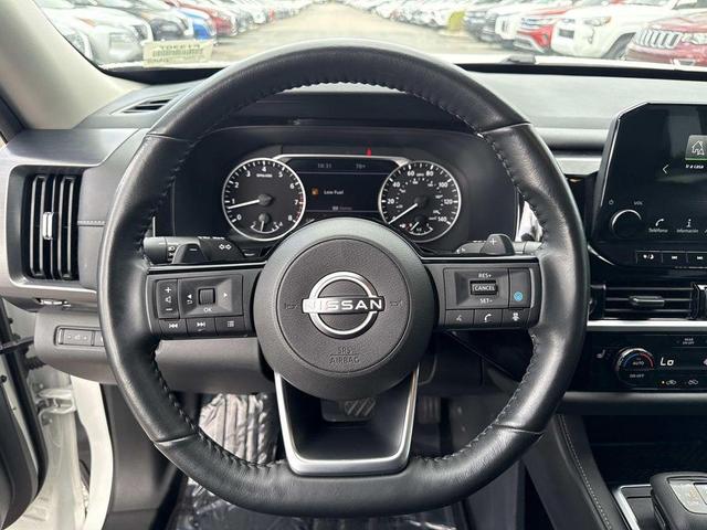 Photo of 2024 White Nissan Pathfinder
