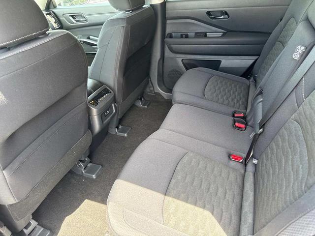 Photo of 2025 Gun Metallic Nissan Pathfinder