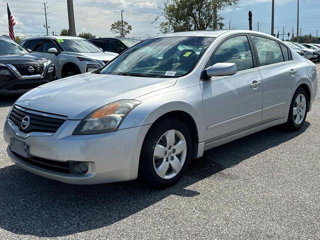 Photo of 2007 Radiant Silver Nissan Altima