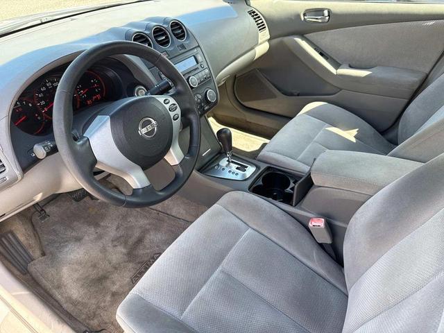 Photo of 2007 Radiant Silver Nissan Altima