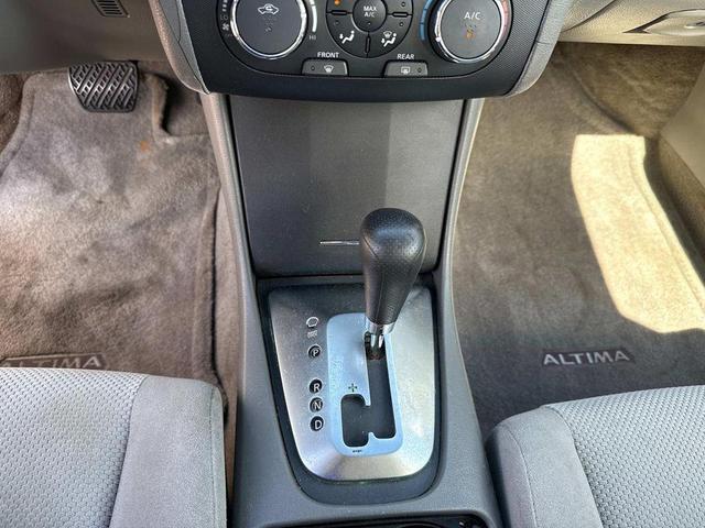 Photo of 2007 Radiant Silver Nissan Altima