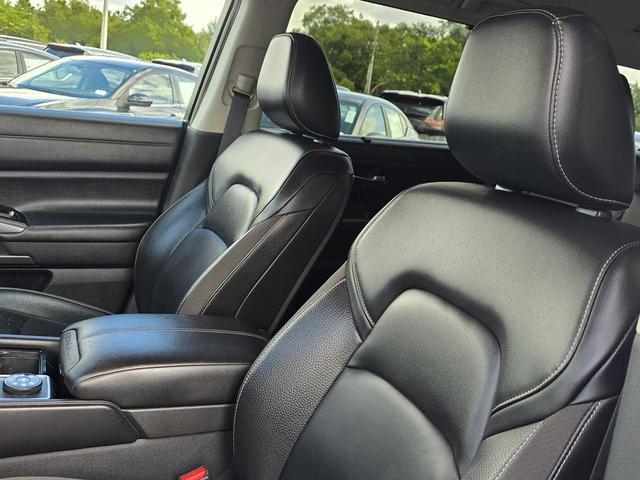 Photo of 2023 White Nissan Pathfinder