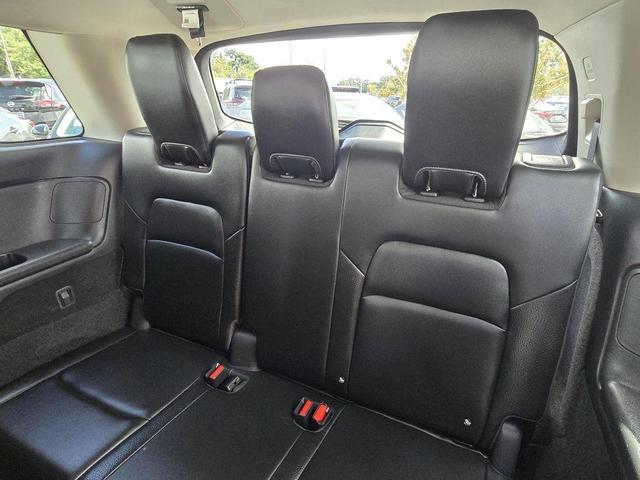Photo of 2023 White Nissan Pathfinder