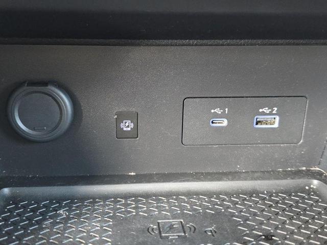 Photo of 2023 White Nissan Pathfinder