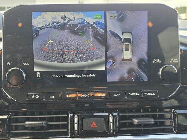 Photo of 2023 White Nissan Pathfinder