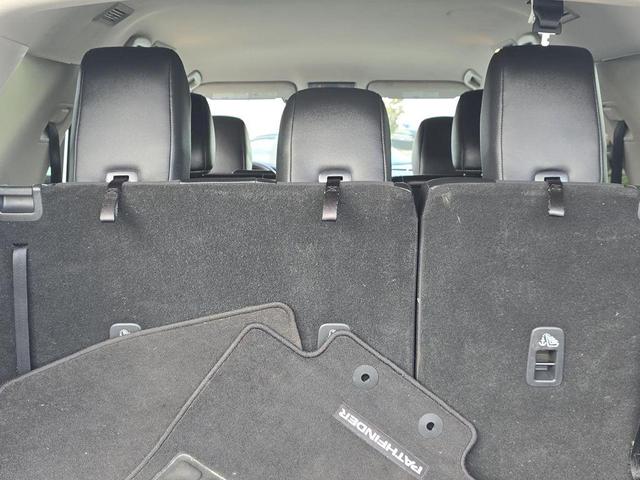 Photo of 2023 White Nissan Pathfinder