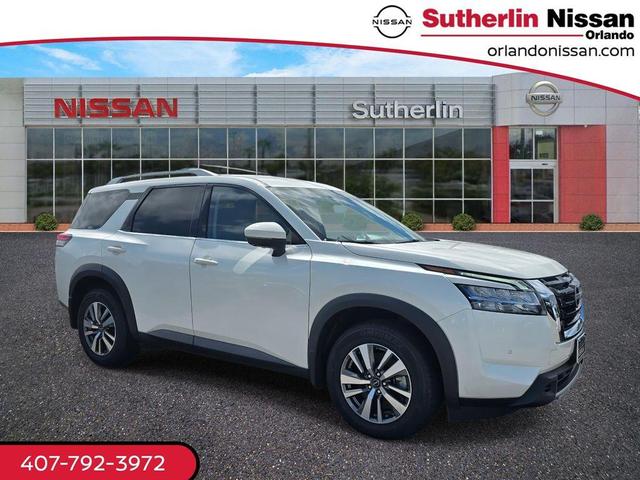 Photo of 2023 White Nissan Pathfinder