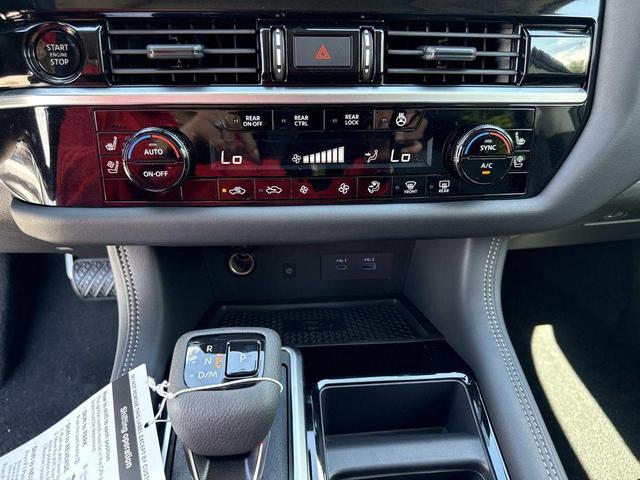 Photo of 2025 Brilliant Silver Metallic Nissan Pathfinder