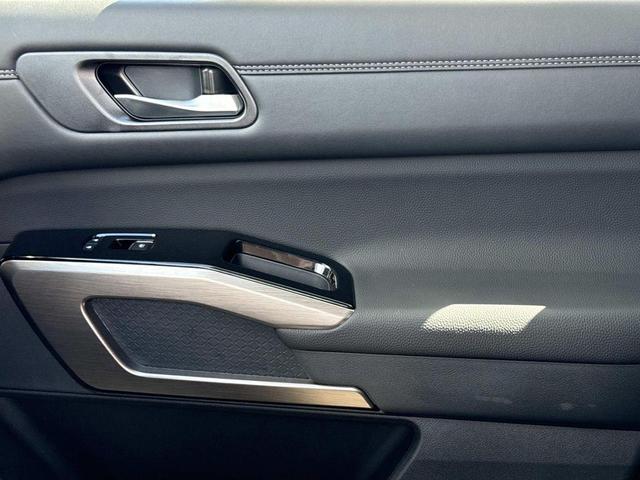 Photo of 2025 Brilliant Silver Metallic Nissan Pathfinder