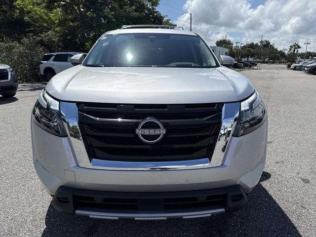 Photo of 2025 Brilliant Silver Metallic Nissan Pathfinder