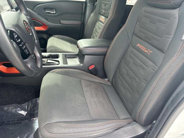 Photo of 2022 Glacier White Nissan Frontier