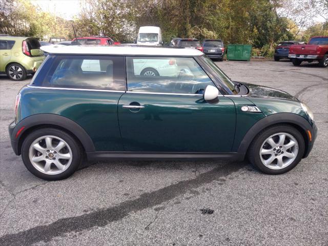 Photo of 2010 British Racing Green Metallic MINI Cooper S