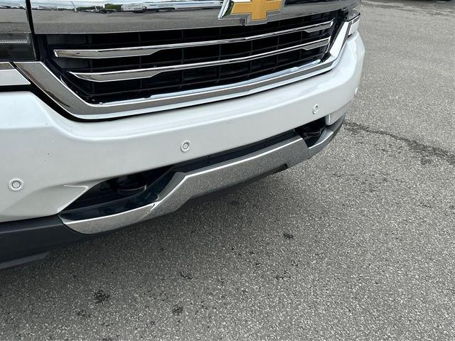 Photo of 2016 Iridescent Pearl Tricoat Chevrolet Silverado 1500