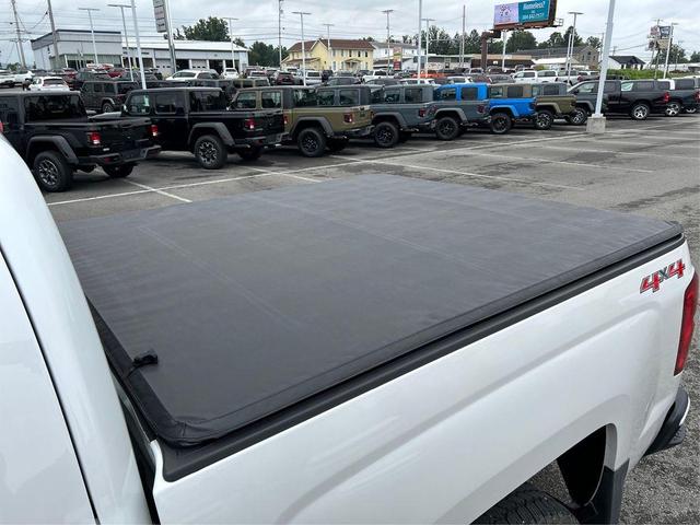 Photo of 2016 Iridescent Pearl Tricoat Chevrolet Silverado 1500