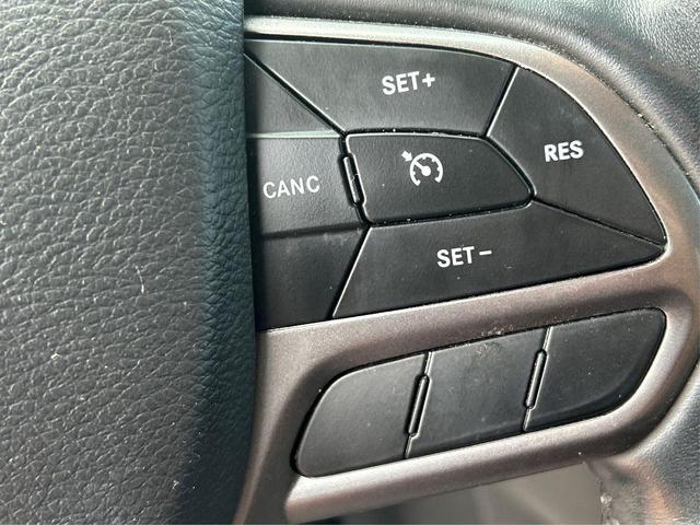 Photo of 2019 Granite Crystal Clearcoat Metallic Jeep Cherokee