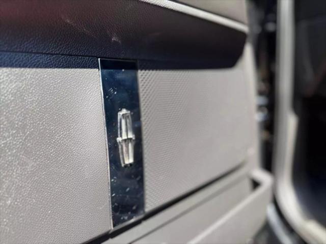 Photo of 2013 Black Lincoln Navigator