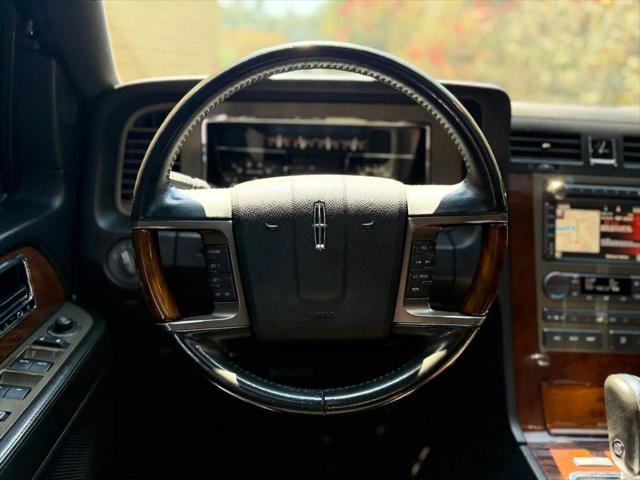 Photo of 2013 Black Lincoln Navigator