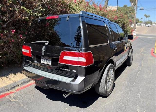 Photo of 2013 Black Lincoln Navigator