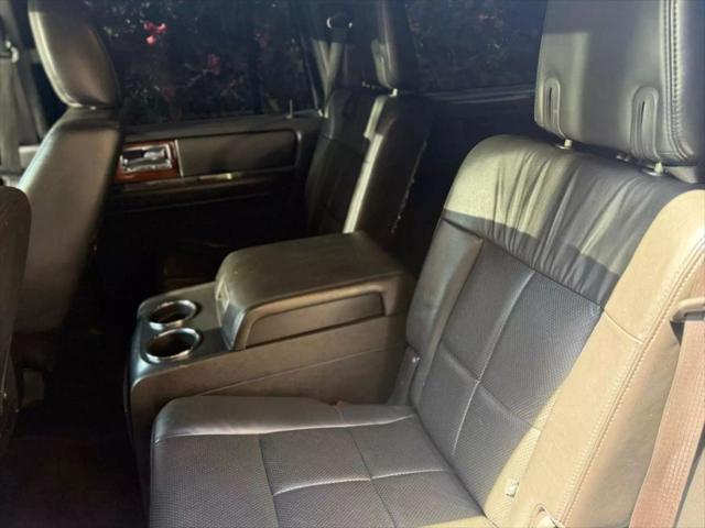 Photo of 2013 Black Lincoln Navigator