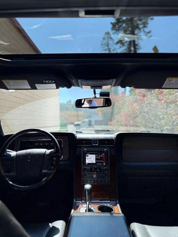 Photo of 2013 Black Lincoln Navigator
