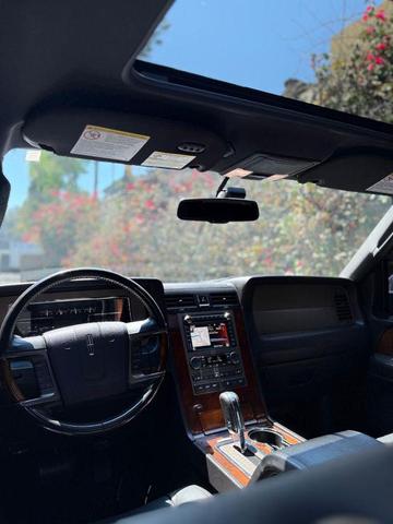 Photo of 2013 Black Lincoln Navigator