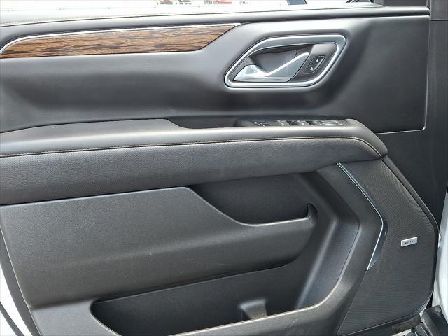 Photo of 2023 Summit White - GAZ Chevrolet Suburban