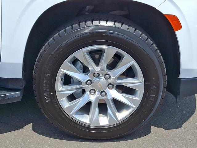 Photo of 2023 Summit White - GAZ Chevrolet Suburban