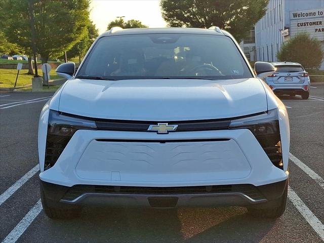 Photo of 2025 Summit White Chevrolet Blazer EV