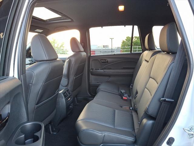 Photo of 2022 Platinum White Pearl - WX Honda Passport