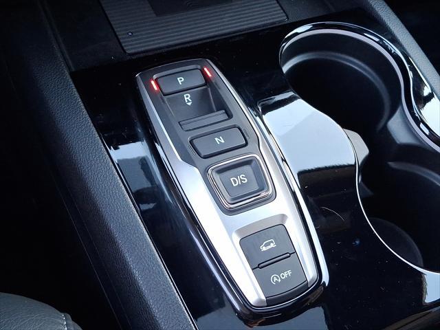 Photo of 2022 Platinum White Pearl - WX Honda Passport