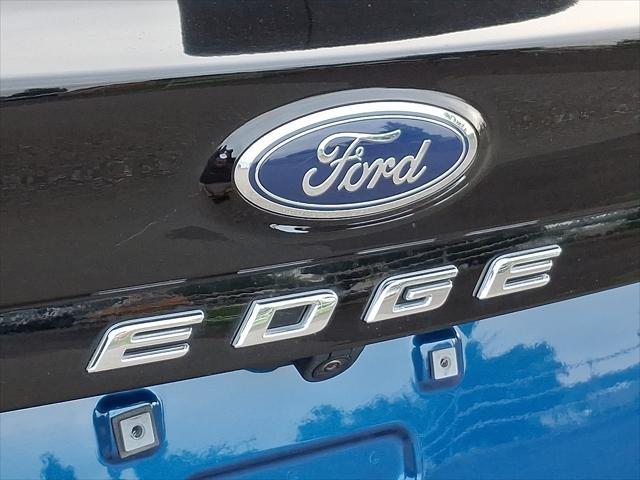 Photo of 2024 Atlas Blue Metallic - B3 Ford Edge