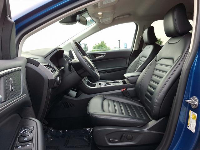 Photo of 2024 Atlas Blue Metallic - B3 Ford Edge