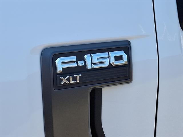 Photo of 2022 Oxford White - YZ Ford F-150