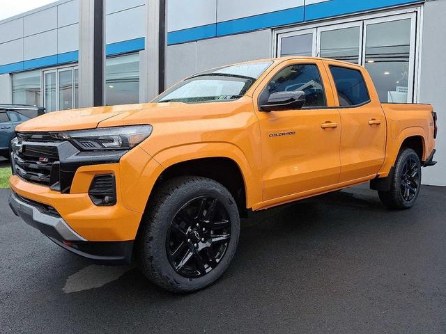 Photo of 2025 Sunrise Orange Chevrolet Colorado