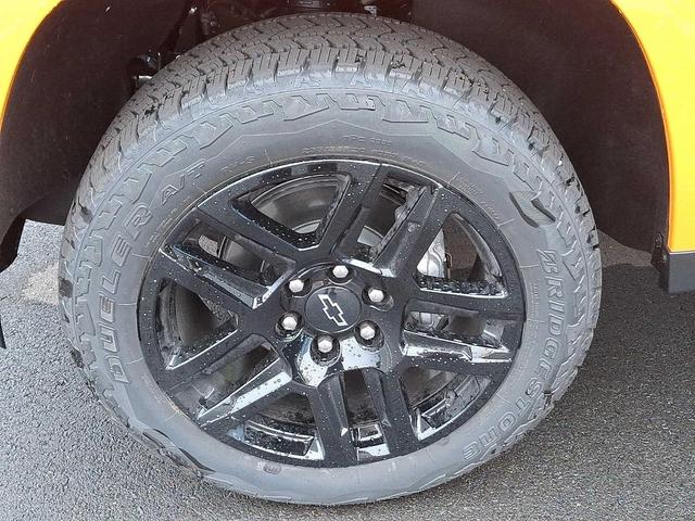 Photo of 2025 Sunrise Orange Chevrolet Colorado