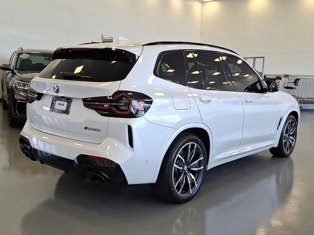 Photo of 2023 Mineral White Metallic BMW X3