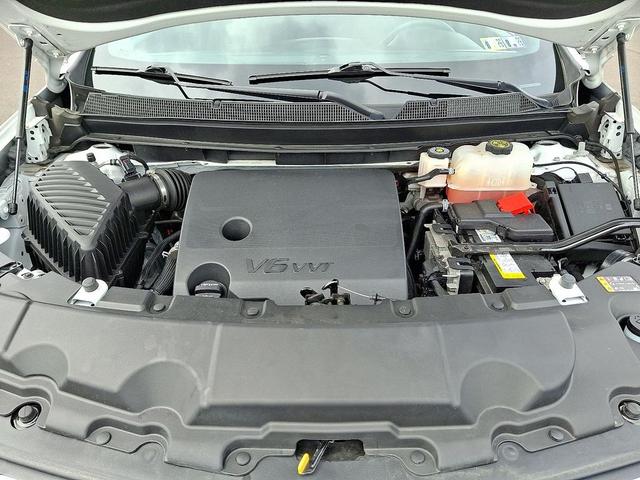 Photo of 2023 Summit White - GAZ Chevrolet Traverse