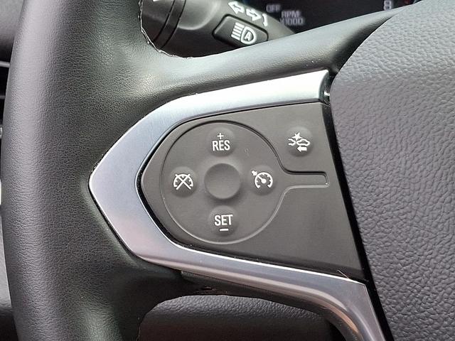 Photo of 2023 Summit White - GAZ Chevrolet Traverse