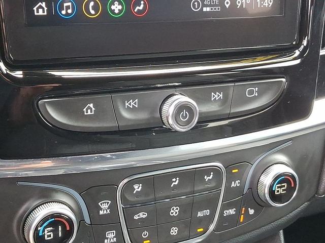 Photo of 2023 Summit White - GAZ Chevrolet Traverse