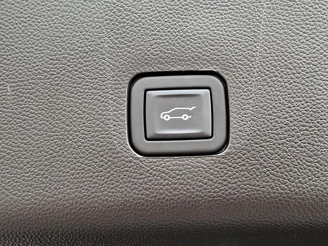 Photo of 2023 Northsky Blue Metallic - GA0 Chevrolet Traverse